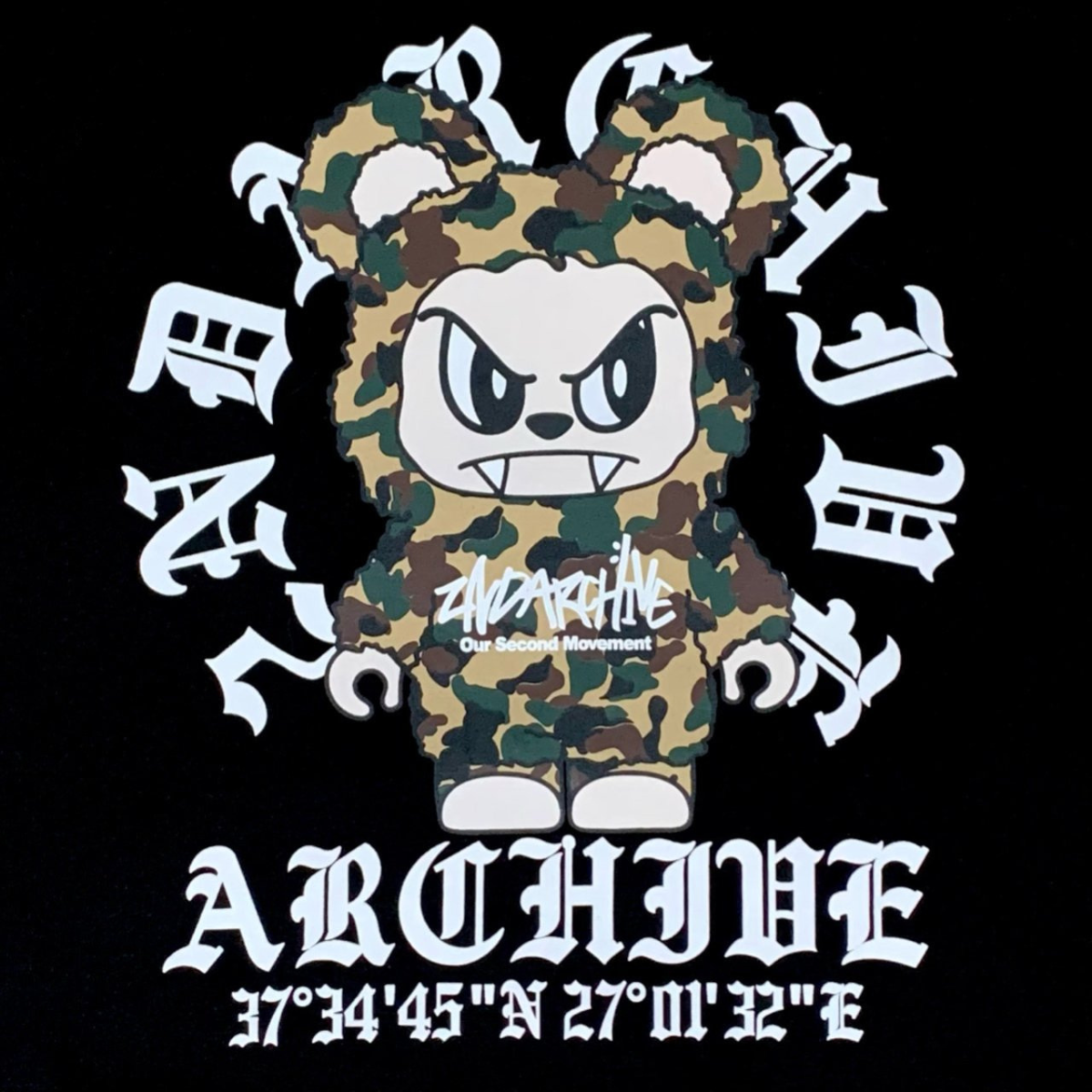 ストリート系コーデに合わせたかわいくない系クマパーカーのスタイリング例