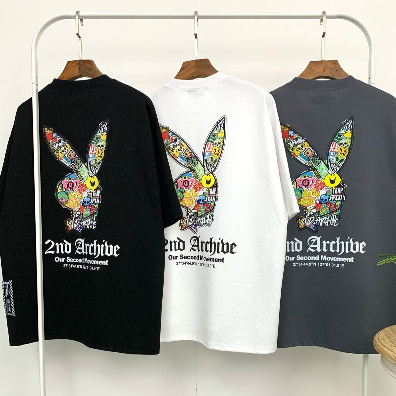 フロントはミニマル、バックは大胆なグラフィックで魅せる2nd Archiveのデザイン