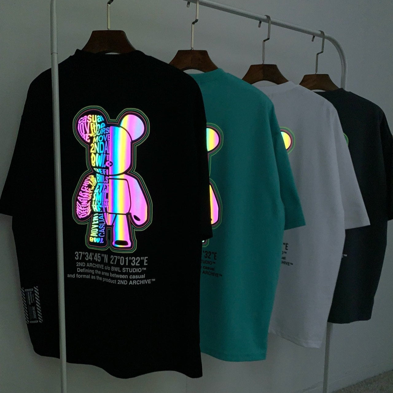 韓国ファッションの定番、カラバリ豊富なベアプリントTシャツ