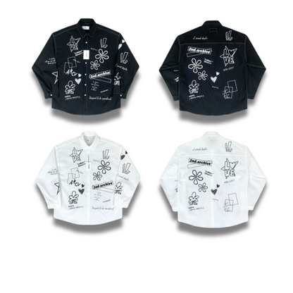 ネイビーカラーシャツの袖口や縫製を写したディテールアップ