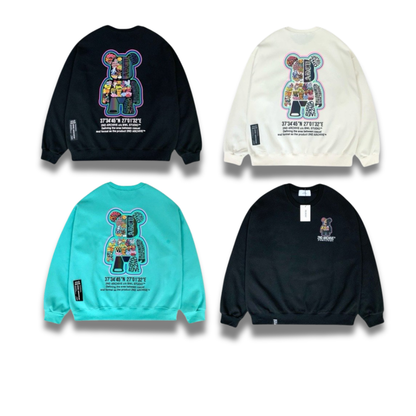 胸元の猫プリントの表情や線の細部が見えるズームカット