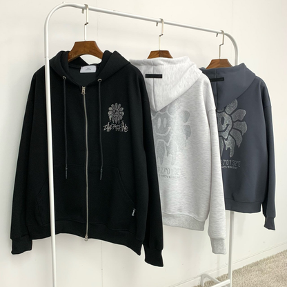 ブラックカラーをカジュアルに着こなしたストリート風コーデ