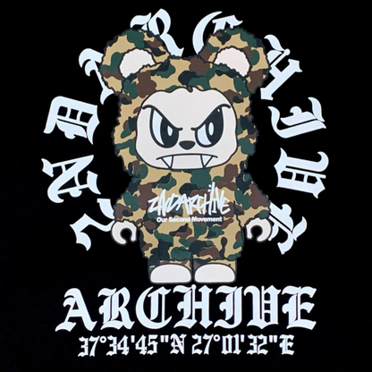 ストリート系コーデに合わせたかわいくない系クマパーカーのスタイリング例