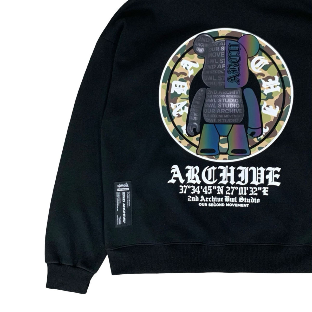 カーキカラーをカジュアルに合わせた全身コーディネート