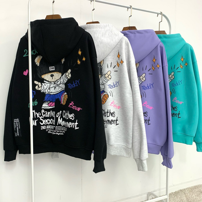 ジップ部分の質感が見えるフロントディテールアップ