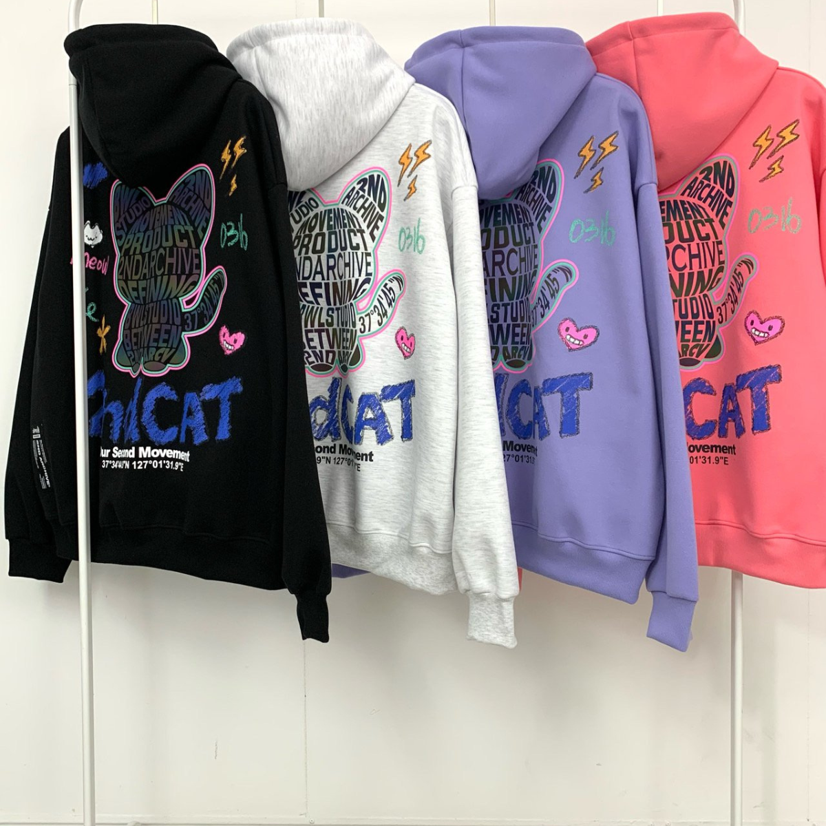 ブラウンカラーを合わせたストリートコーデのモデル写真