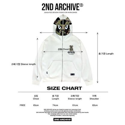 ユニセックスで着られるゆったりシルエットの着用シーン