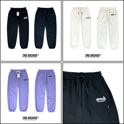 オーバーサイズでユニセックスに着られるパーカーの着用カット