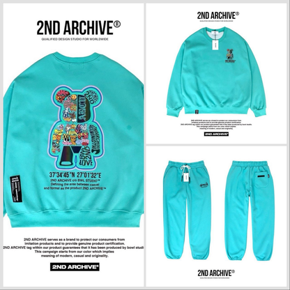 ライトグレーカラーをシンプルに着こなした全身スタイリング