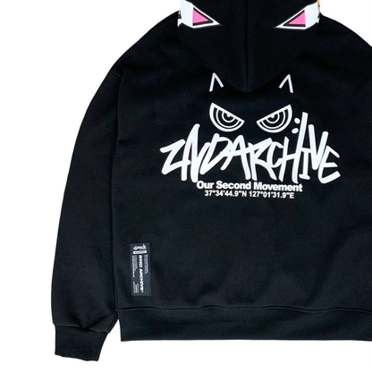 カジュアルに着こなせるライトグレーパーカーの正面画像