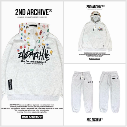 ミニグラフィックが映えるシンプルなパーカーの平置き画像