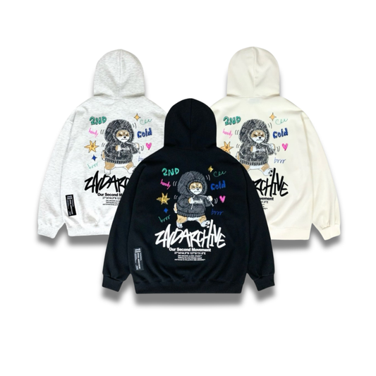 ブラックカラーのコーギーパーカーを着たモデルの着用イメージ