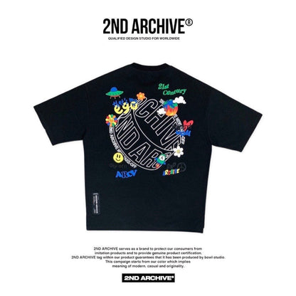 2nd Archiveのロゴと3DフォームデザインTシャツ。