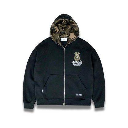 カモ柄とベアのミックスグラフィックが特徴的な前面カット