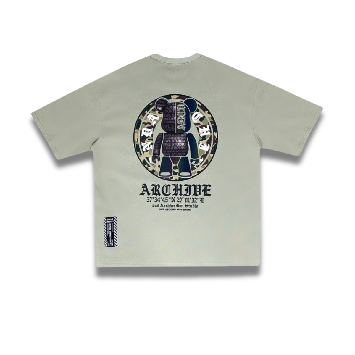 カーキ系カラーで大人っぽく決まる韓国ファッションTシャツ