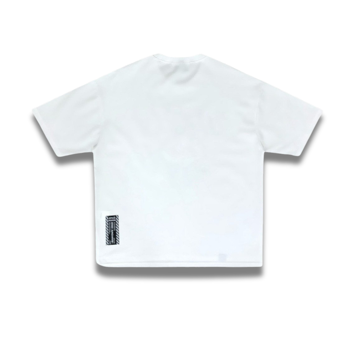 英字ワッペンが映える韓国おしゃれTシャツ