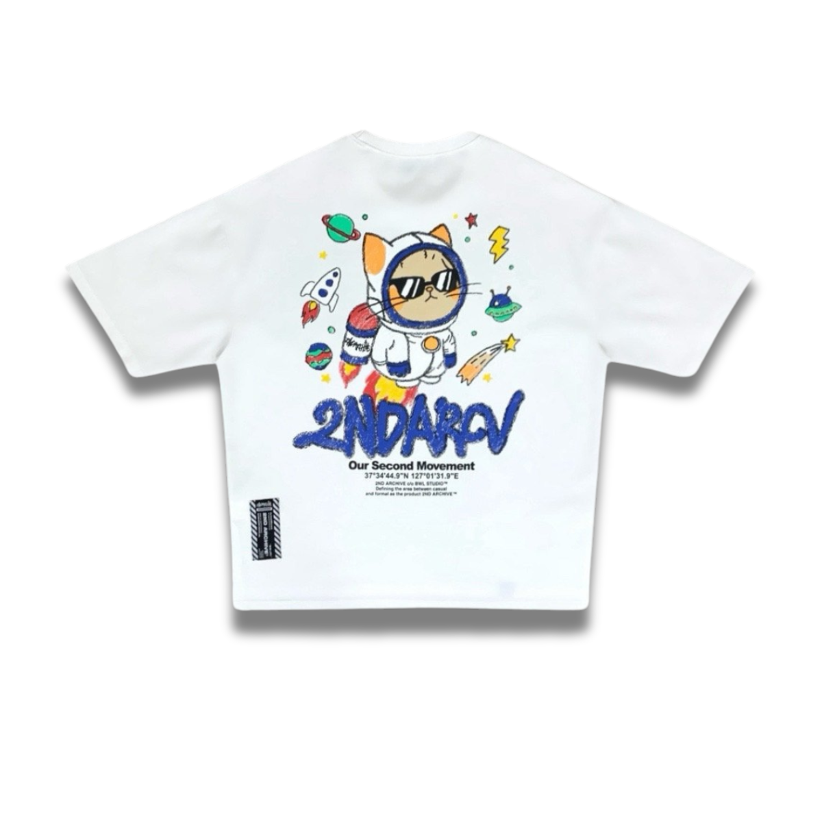 ピンク・パープル・ホワイト・ブラックの4色展開Tシャツ