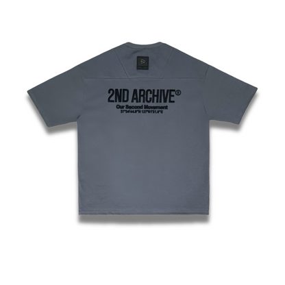 ダークグレーにブラック刺繍が映える韓国ファッションTシャツ