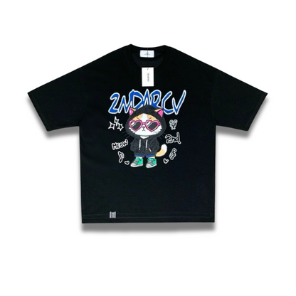 グレー生地に施されたチルキャットプリントの拡大ショット