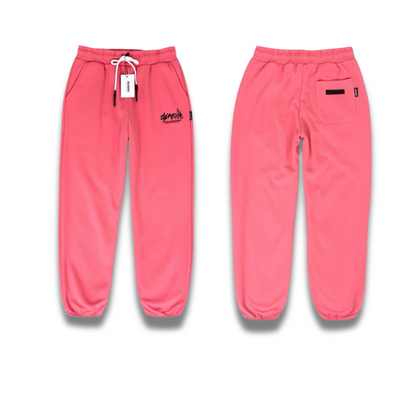 シンプルで使いやすいジョガーパンツの前面カット