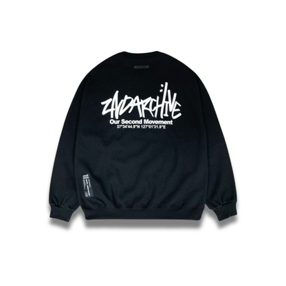 ライトグレースウェットを着たモデルの全身コーディネート