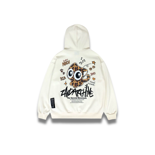 胸元にヒョウ猫デザインが入ったパーカーの正面写真