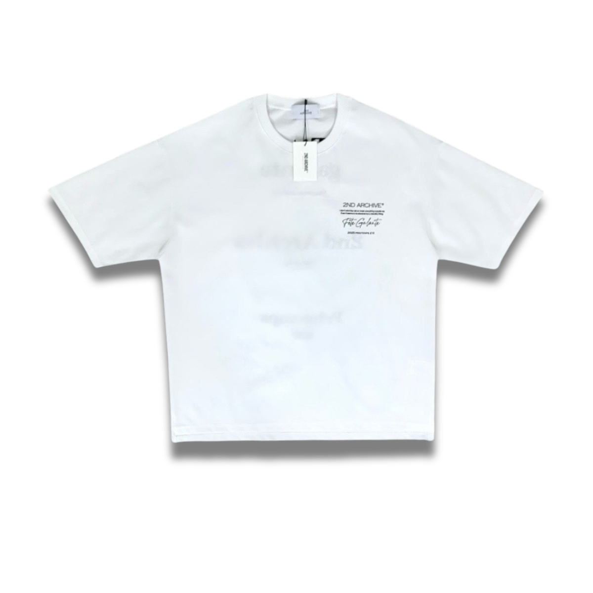 彫刻のような質感を持つ3D刺繍が特徴の前面カット