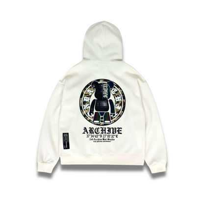 ライトグレーパーカーを着用した全身コーディネート写真