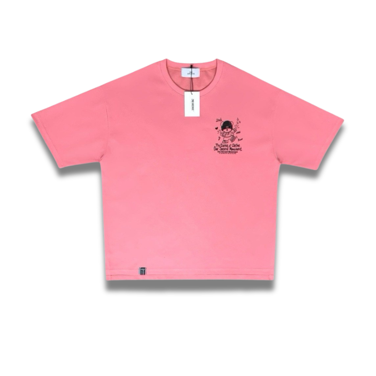 ストリートコーデにぴったりのカラフルなグラフィックTシャツ