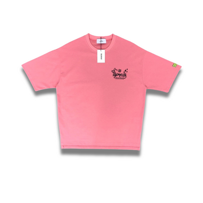 ガーリーで目を引くベアデザインが特徴の韓国ブランドTシャツ、カジュアルにも◎