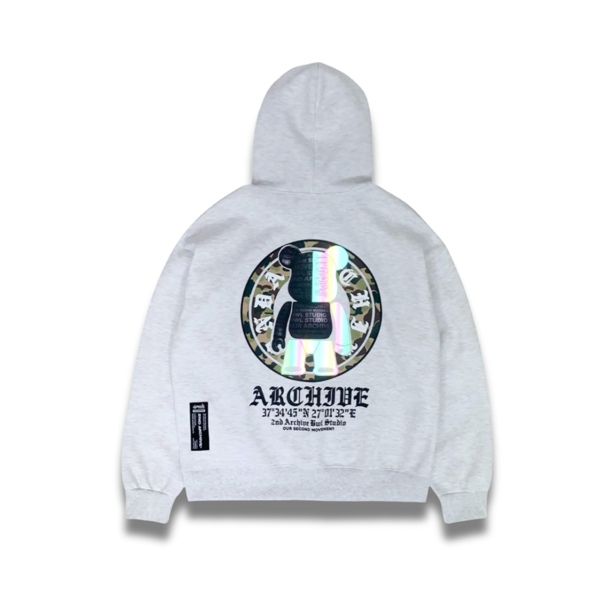 胸元のサークルデザインとスウェット素材の風合いがわかる詳細写真