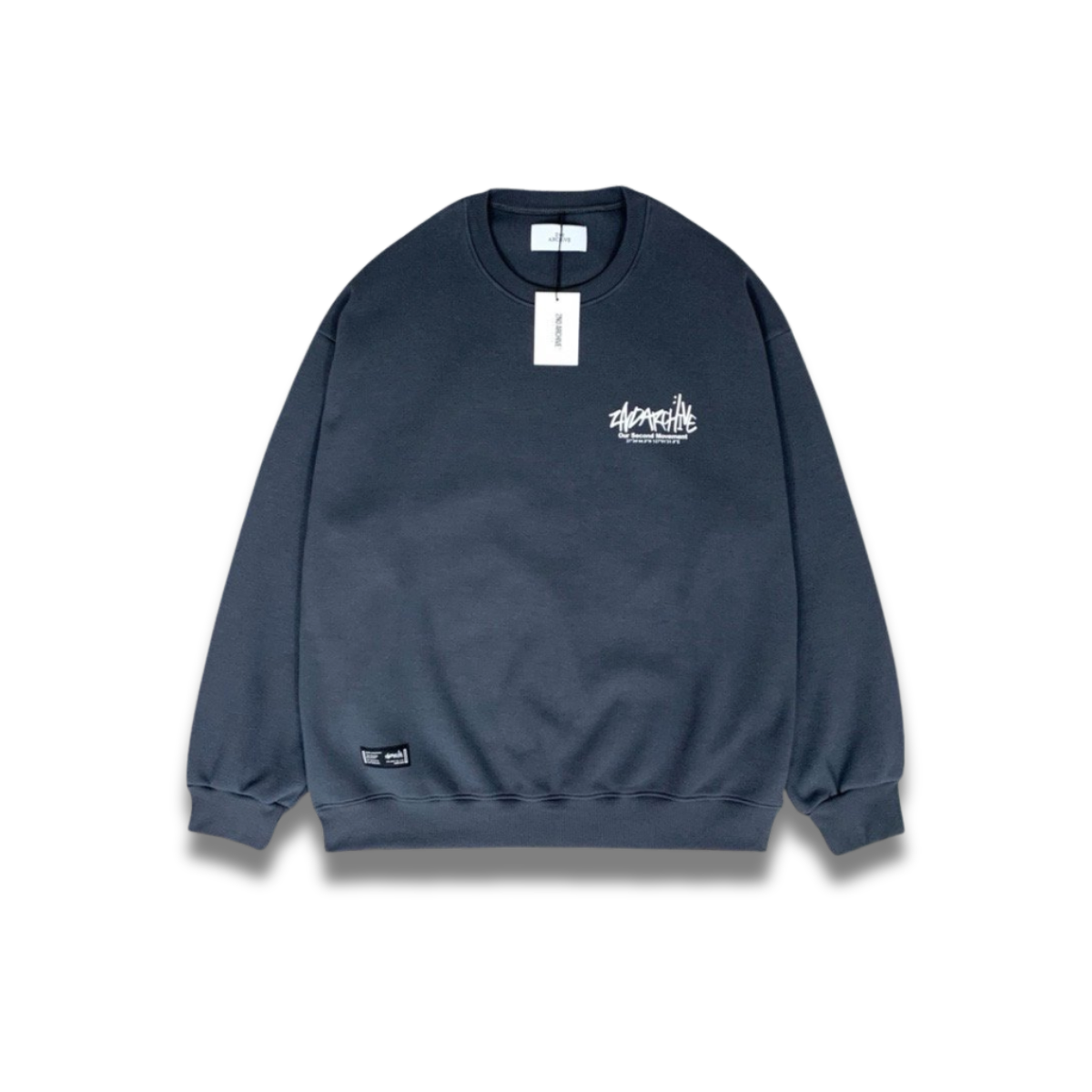 オーバーサイズでゆったり着られるスウェットの着用シーン