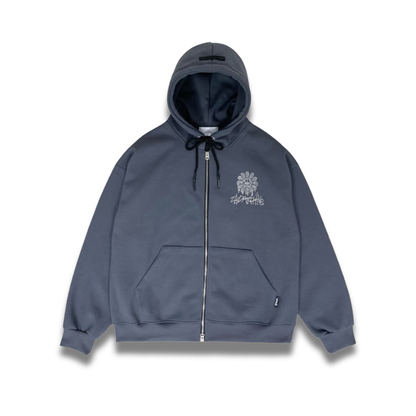 クリームカラー生地の風合いやスタッズの質感が分かるディテールアップ