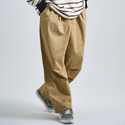 Baggy beige pants, street fashion style, made in Korea.