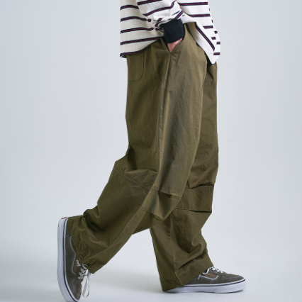 Khaki baggy pants, new stylish Korean street fashion.