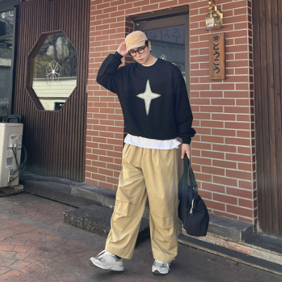 Beige baggy street pants, trendy Korean style.