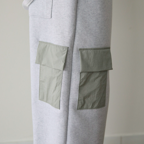 Gray joggers, unisex, cotton, adjustable waistband, cargo.