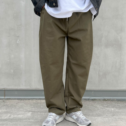 Khaki Korean slacks, urban style.