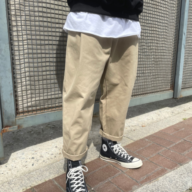 Beige street fashion slacks, Korea.