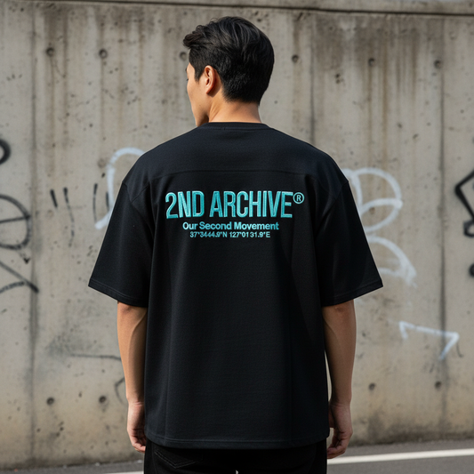 3D embroidery logo t-shirt back graphic - Korean street fashion oversized design | 3D刺繍ロゴTシャツ バックグラフィック 韓国ストリートファッション オーバーサイズデザイン