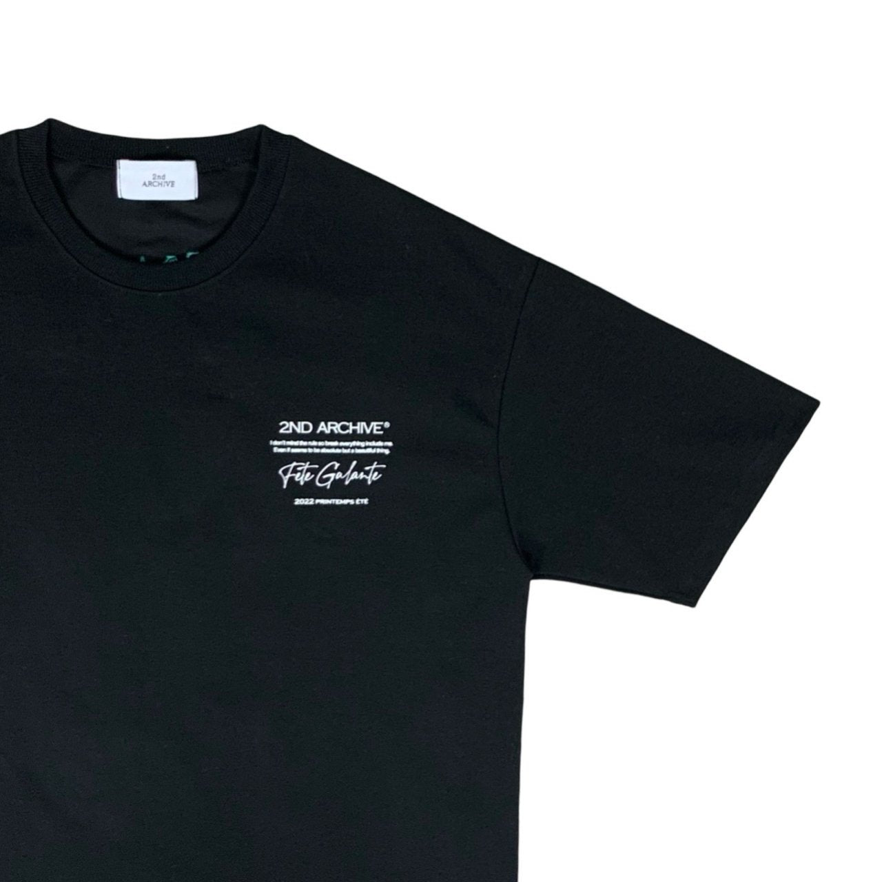 刺繍の糸の立ち上がりや陰影が分かる拡大ディテール画像