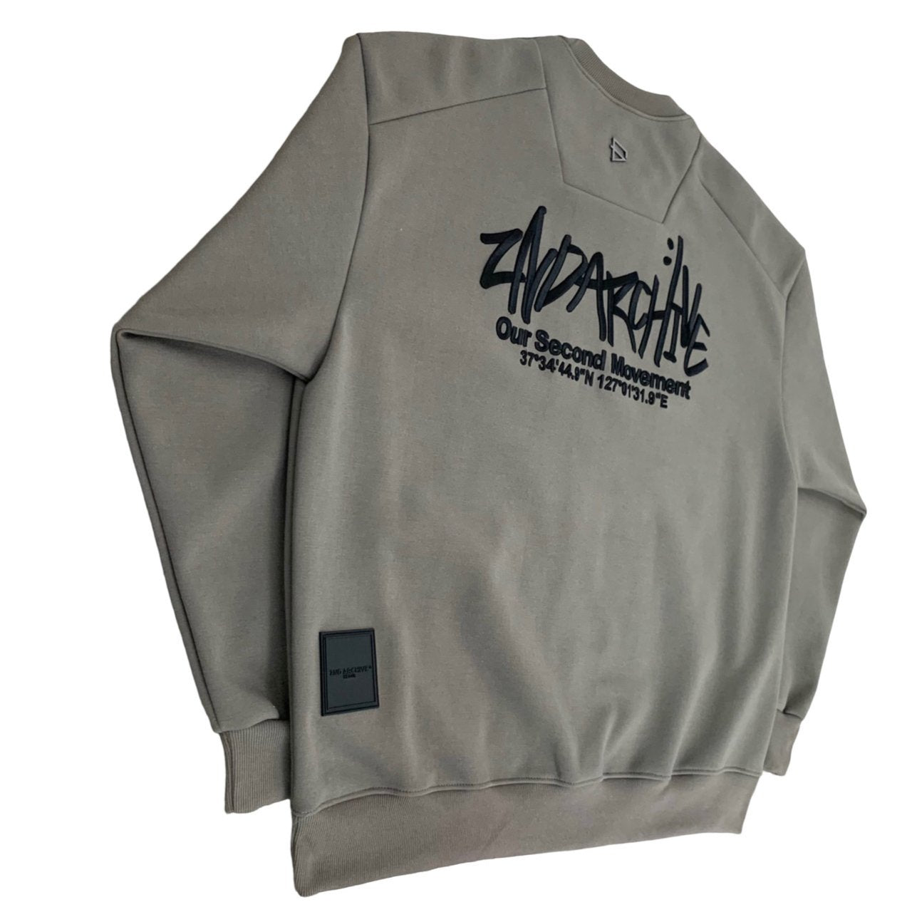 2nd Archive branded long sleeve sweater with logo embroidery