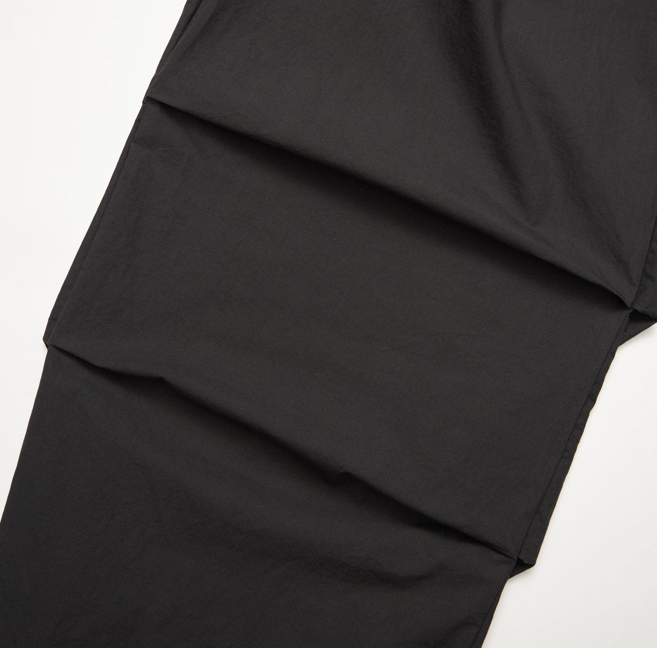 Breathable Korean parachute pants for active lifestyles.