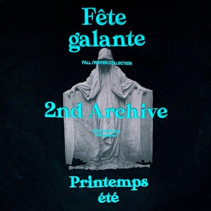 胸元の3D刺繍と生地質感が分かるフロントディテール写真