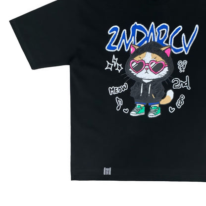 ホワイトTシャツの袖と裾部分を写した素材アップ画像