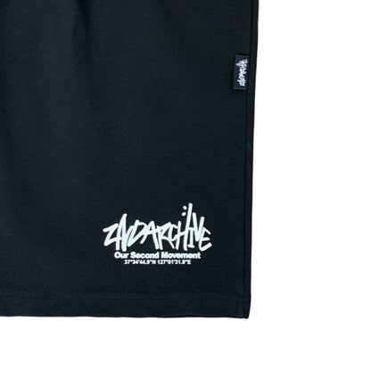 ミントカラーがアクセントになる韓国系コーデ向けパンツ