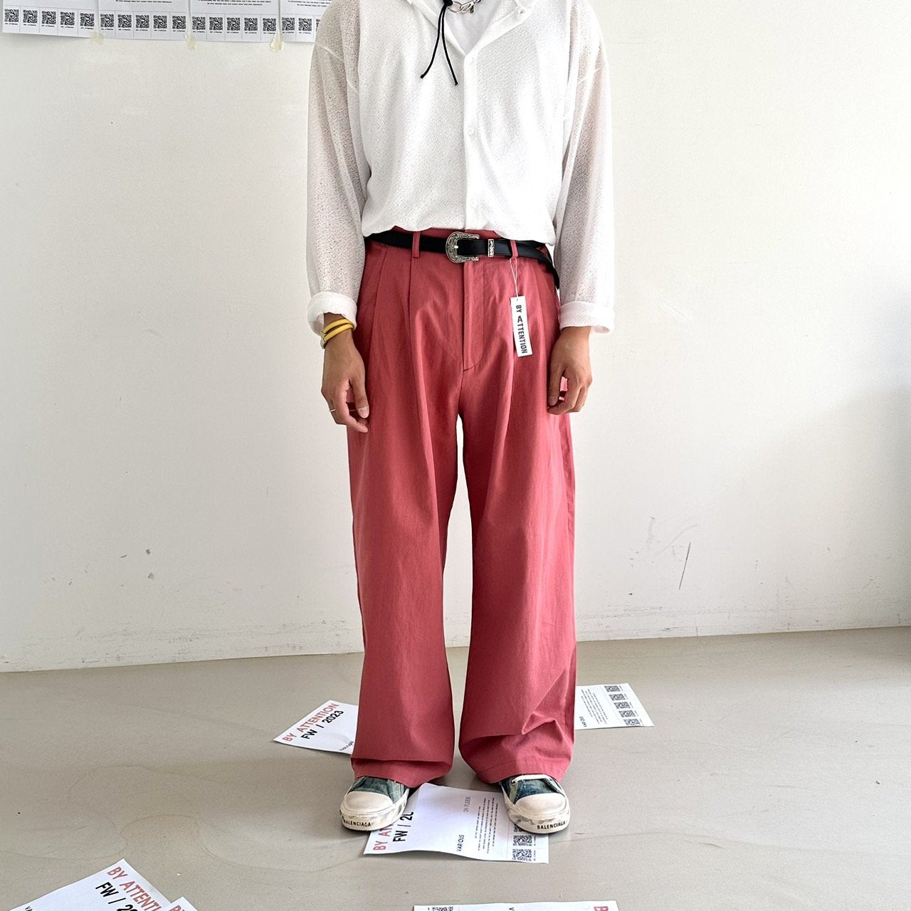 Salmon-colored Korean street slacks, oversized trend.