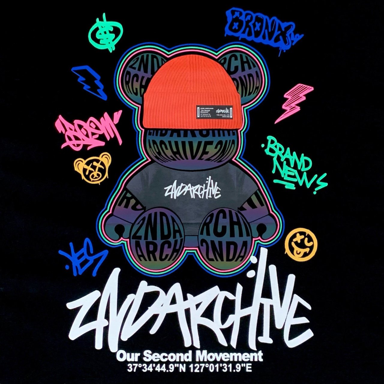 ラベルビーニーベア グラフィックTシャツ - 2nd Archive 韓国
