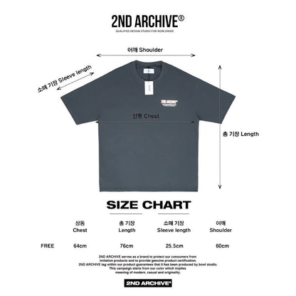 カジュアルでも個性が光るバックロゴ刺繍Tシャツ