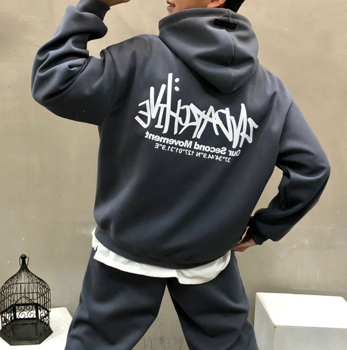 Comfortable 2nd Archive hoodie with signature logo design